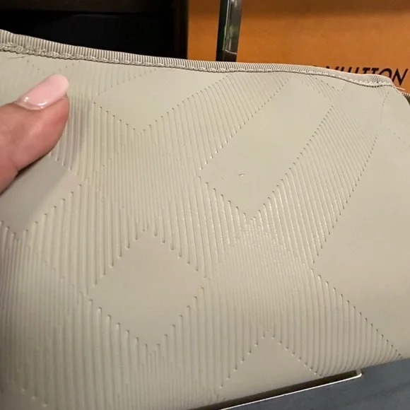 Burberry Beauty Beige Faux Leather Makeup Cosmetic Bag 💄👄💋